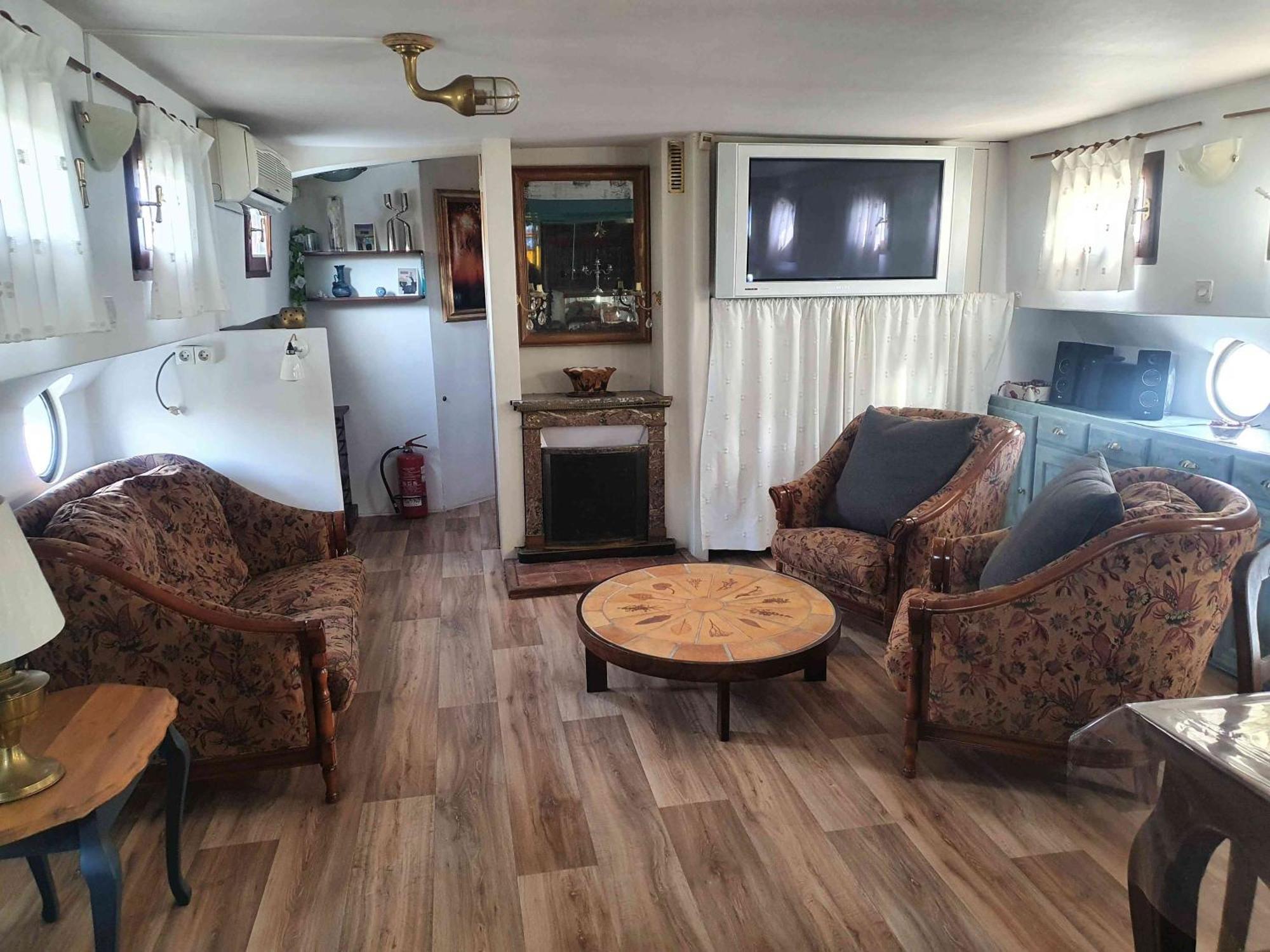 Peniche Authentique Tout Confort Aigues-Mortes Ngoại thất bức ảnh