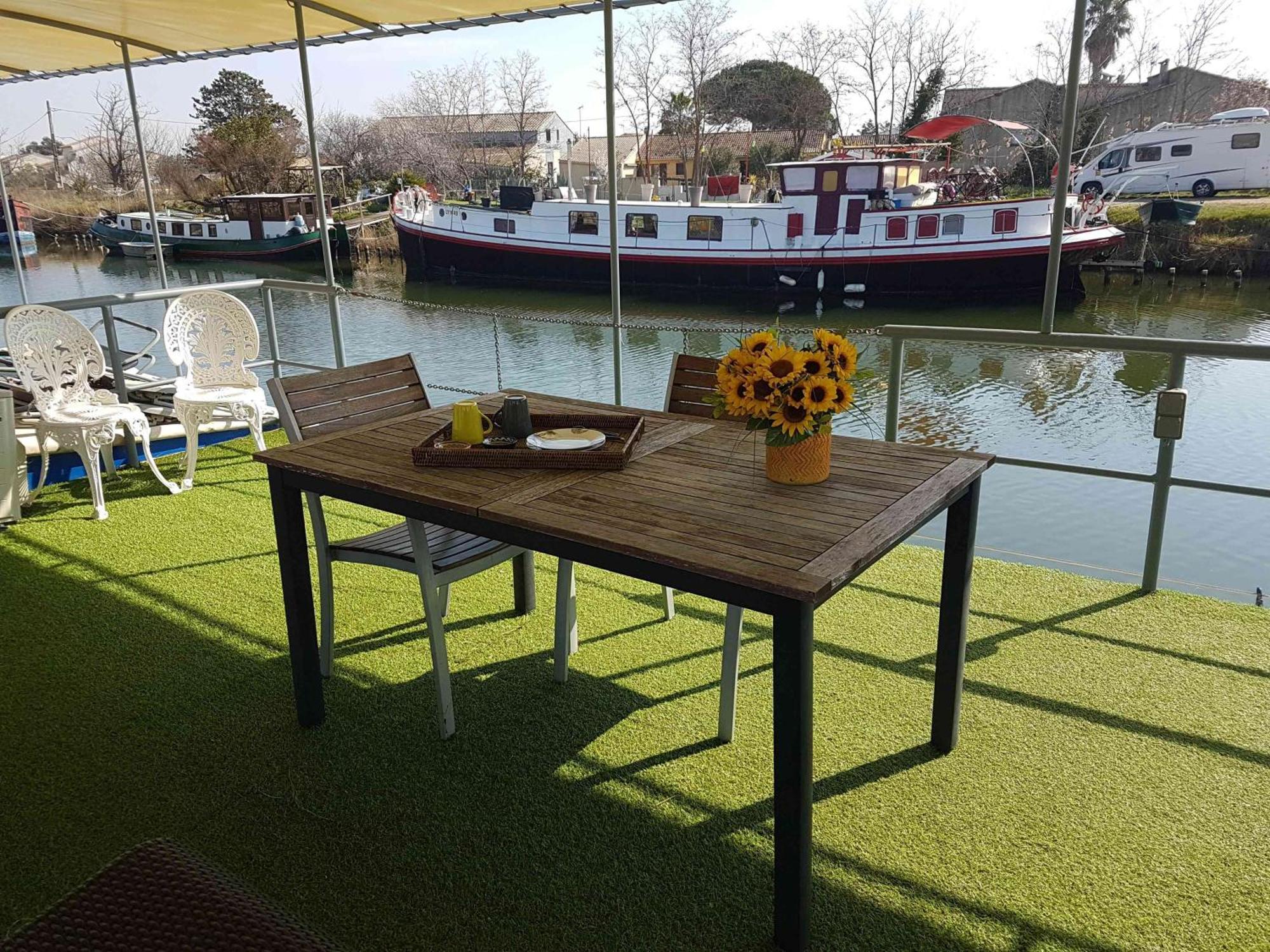 Peniche Authentique Tout Confort Aigues-Mortes Ngoại thất bức ảnh